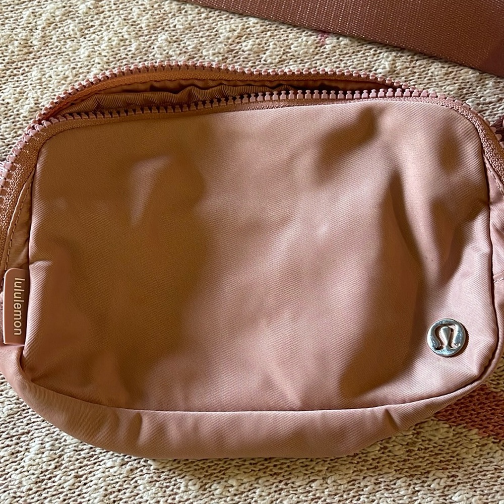 Lululemon belt bag